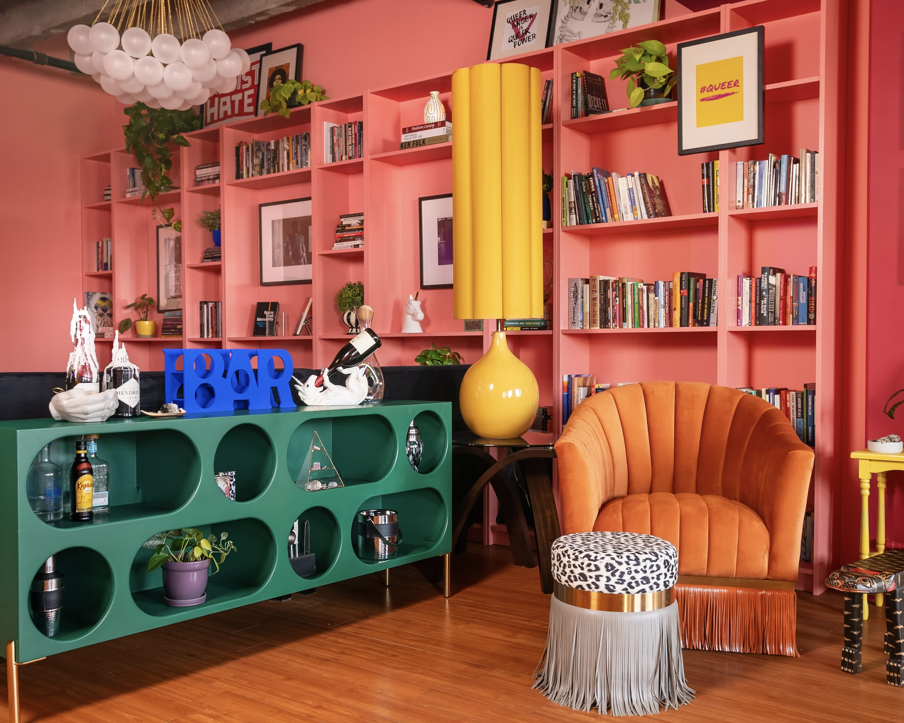 L'Appartement BILLY/ビリーT-sh See the 9 IKEA Billy Bookshelves in This Bright Living Room